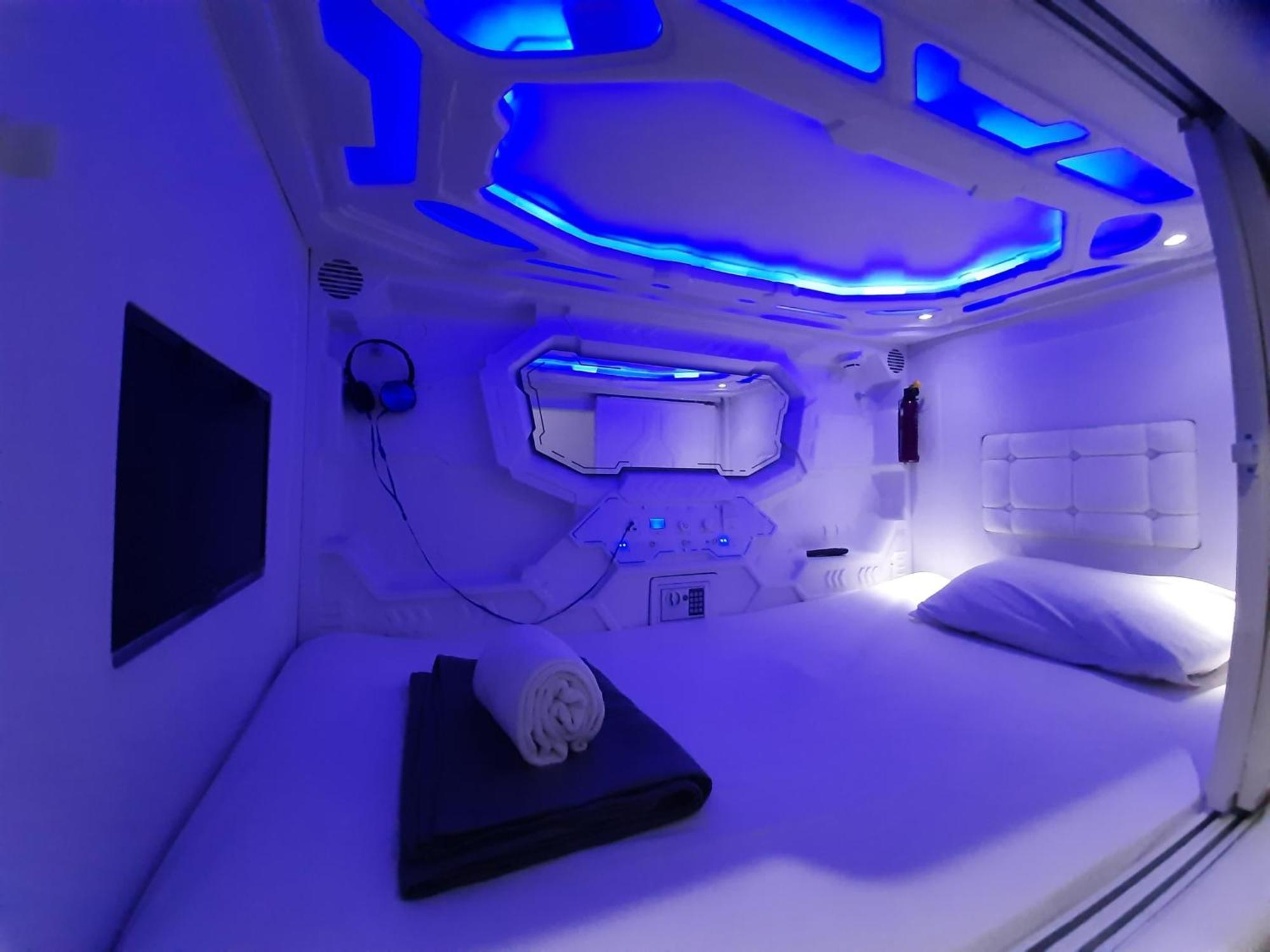 Hotel Shakti Capsule Bandung Buitenkant foto